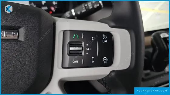 LAND ROVER DEFENDER 110 P300 X-DYNAMIC SE