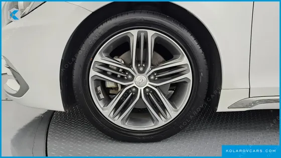HYUNDAI GRANDEUR 3.0 LPI MODERN (RENTAL CAR)