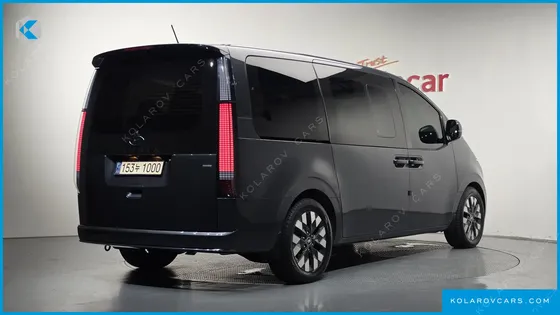 HYUNDAI STARIA 4WD LOUNGE 9-SEATER