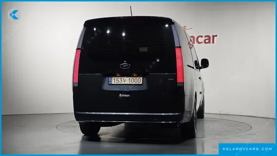 HYUNDAI STARIA 4WD LOUNGE 9-SEATER