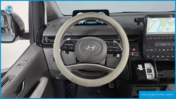 HYUNDAI STARIA 4WD LOUNGE 7-SEATER