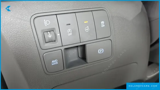HYUNDAI STARIA 4WD LOUNGE 7-SEATER