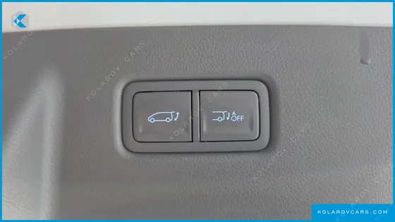 HYUNDAI STARIA 4WD LOUNGE 7-SEATER