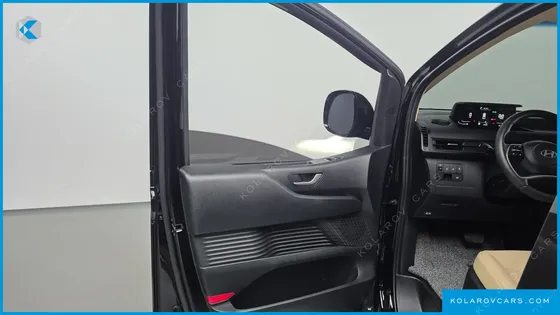 HYUNDAI STARIA TOURER 11-SEATER