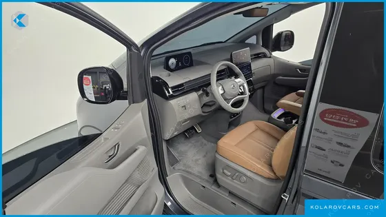 HYUNDAI STARIA L3.5 LOUNGE 7-SEATER