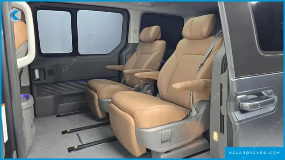 HYUNDAI STARIA L3.5 LOUNGE 7-SEATER