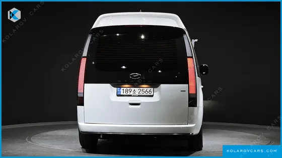 HYUNDAI STARIA 4WD LOUNGE 7-SEATER