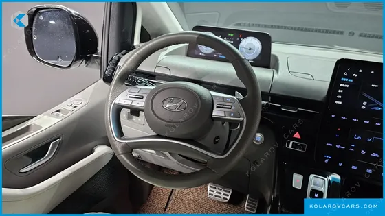 HYUNDAI STARIA 4WD LOUNGE 7-SEATER