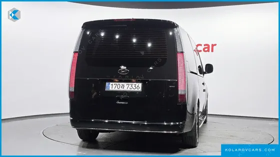 HYUNDAI STARIA 4WD LOUNGE 9-SEATER