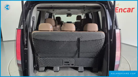 HYUNDAI STARIA 4WD LOUNGE 9-SEATER