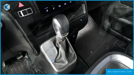 HYUNDAI STARIA HEV 1.6 CARGO 5-SEATER