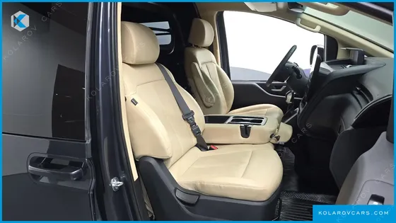 HYUNDAI STARIA L3.5 CARGO 3-SEATER