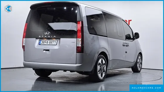 HYUNDAI STARIA 4WD TOURER 9-SEATER