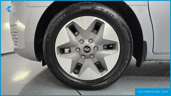 HYUNDAI STARIA 4WD TOURER 9-SEATER