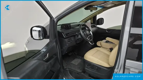 HYUNDAI STARIA 4WD TOURER 9-SEATER
