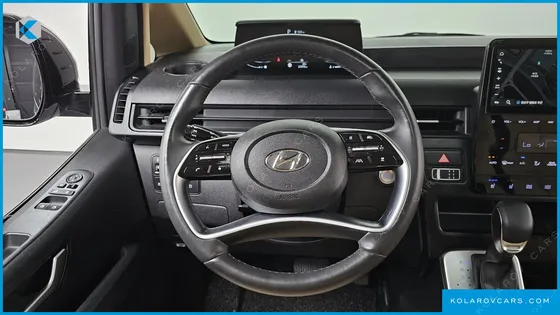 HYUNDAI STARIA 4WD TOURER 9-SEATER