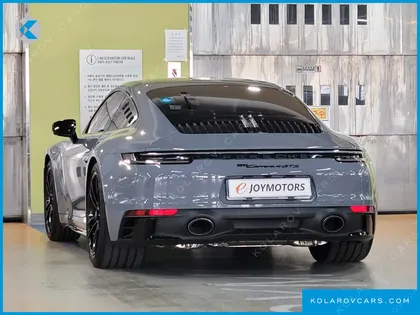 PORSCHE 911 CARRERA 4 GTS