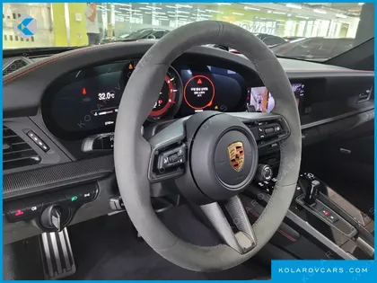 PORSCHE 911 CARRERA 4 GTS