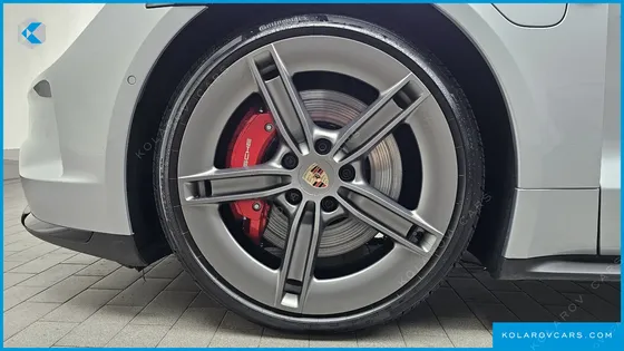 PORSCHE TAYCAN GTS