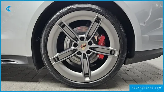 PORSCHE TAYCAN GTS