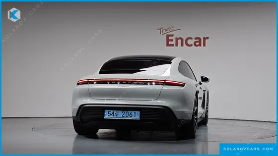 PORSCHE TAYCAN BASE