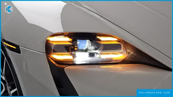PORSCHE TAYCAN BASE