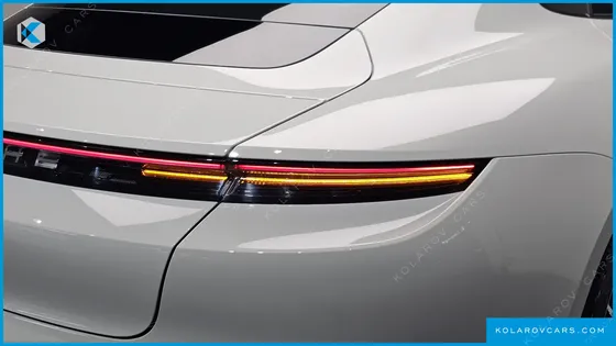 PORSCHE TAYCAN BASE