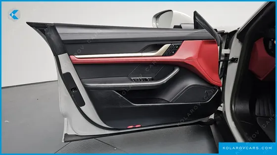 PORSCHE TAYCAN BASE