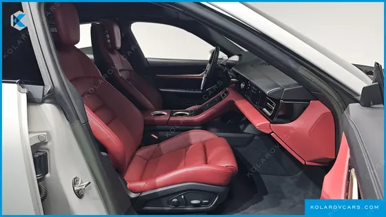 PORSCHE TAYCAN BASE
