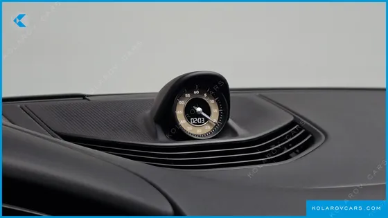 PORSCHE TAYCAN BASE