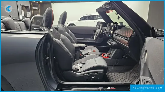 MINI COOPER CONVERTIBLE JCW