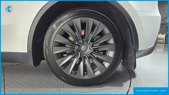 TESLA MODEL Y RWD