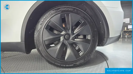 TESLA MODEL Y RWD