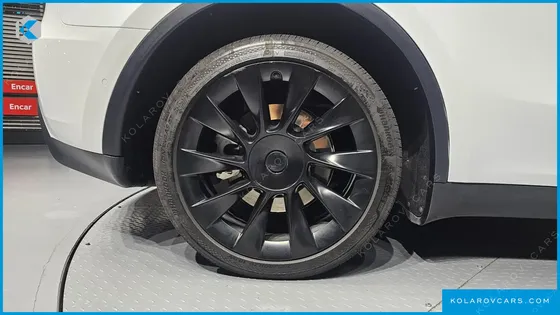TESLA MODEL Y LONG RANGE AWD