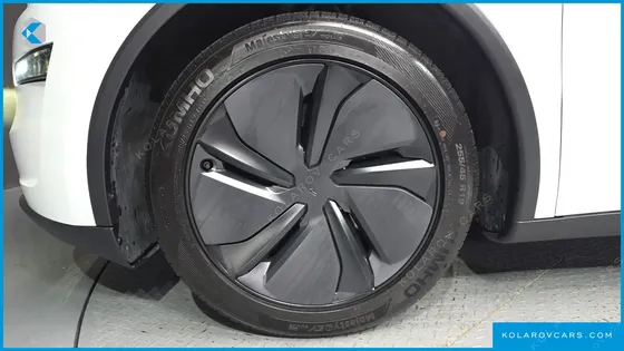 TESLA MODEL Y RWD