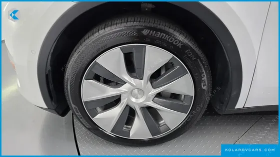 TESLA MODEL Y LONG RANGE AWD