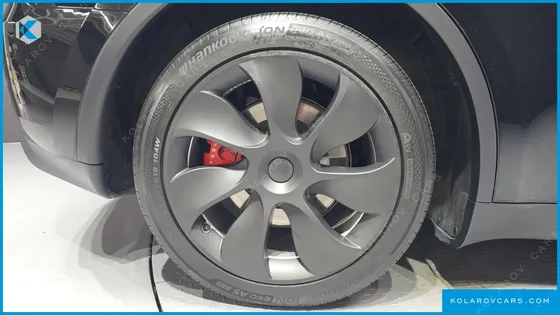 TESLA MODEL Y RWD