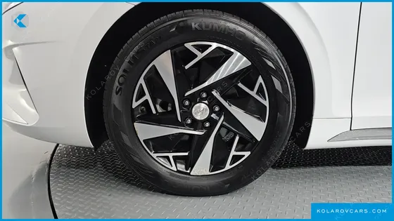 HYUNDAI GRANDEUR LE BLANC