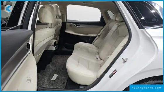 HYUNDAI GRANDEUR LE BLANC