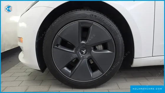 TESLA MODEL 3 RWD