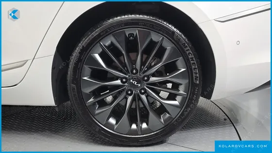 KIA K8 2.5 GASOLINE 2WD