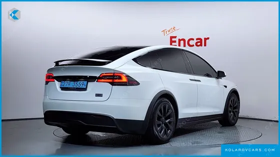 TESLA MODEL X PLAID