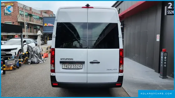 HYUNDAI SOLATI 15-SEATER