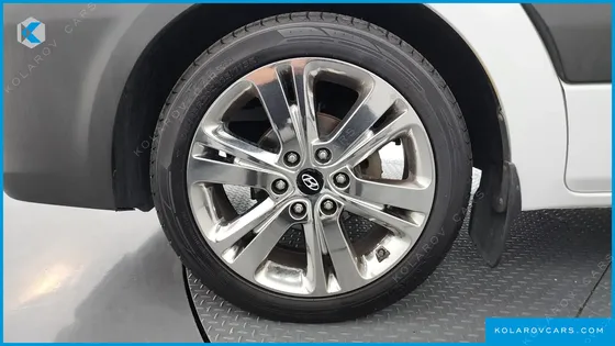 HYUNDAI SOLATI 15-SEATER