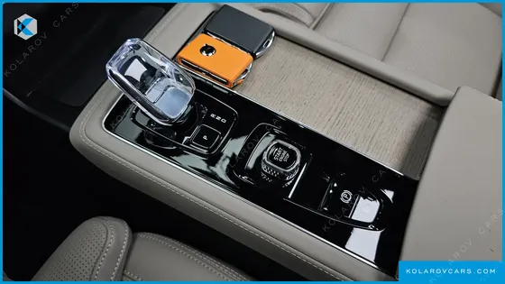 VOLVO XC90 T8 ULTRA DARK HYBRID