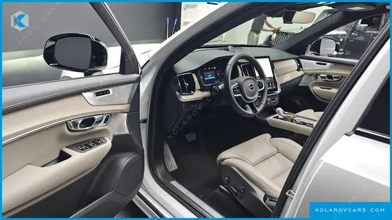 VOLVO XC90 T8 ULTRA DARK HYBRID