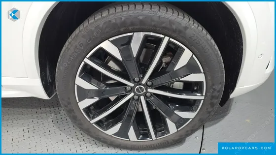 VOLVO XC90 T8 ULTRA DARK HYBRID