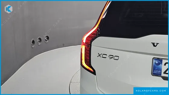 VOLVO XC90 T8 ULTRA DARK HYBRID
