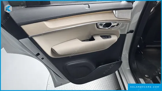 VOLVO XC90 T8 ULTRA DARK HYBRID