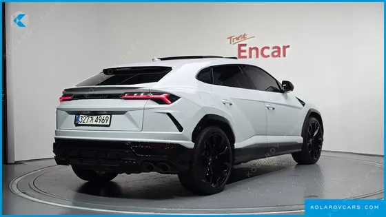 LAMBORGHINI URUS 4.0 V8
